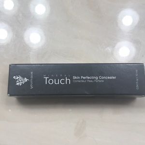 Younique skin perfecting concealer in velour